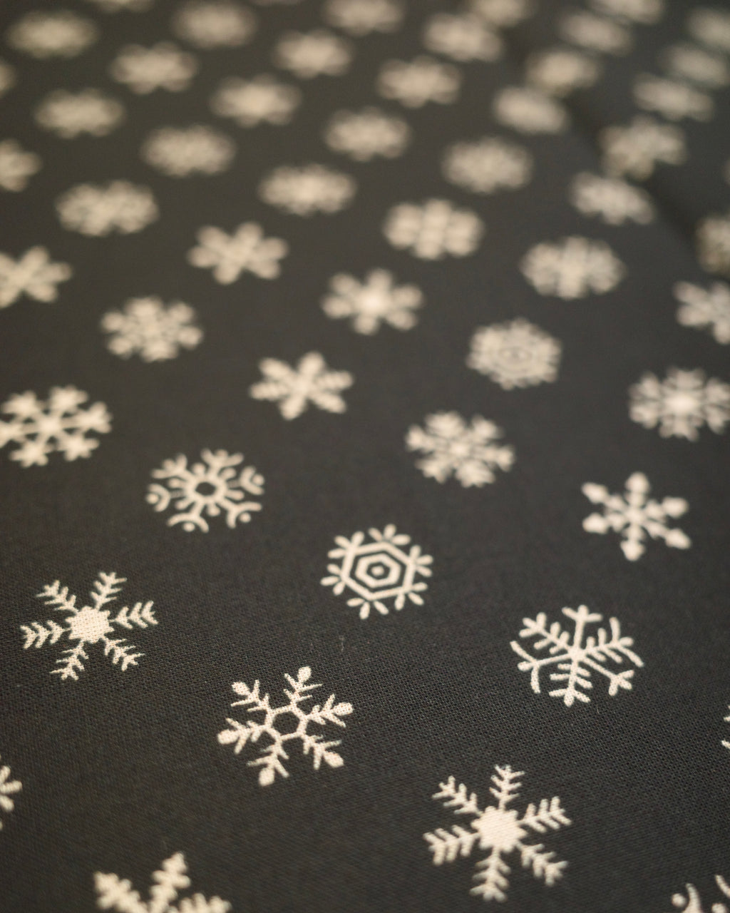 SNOWFLAKES SCARF SQUARE