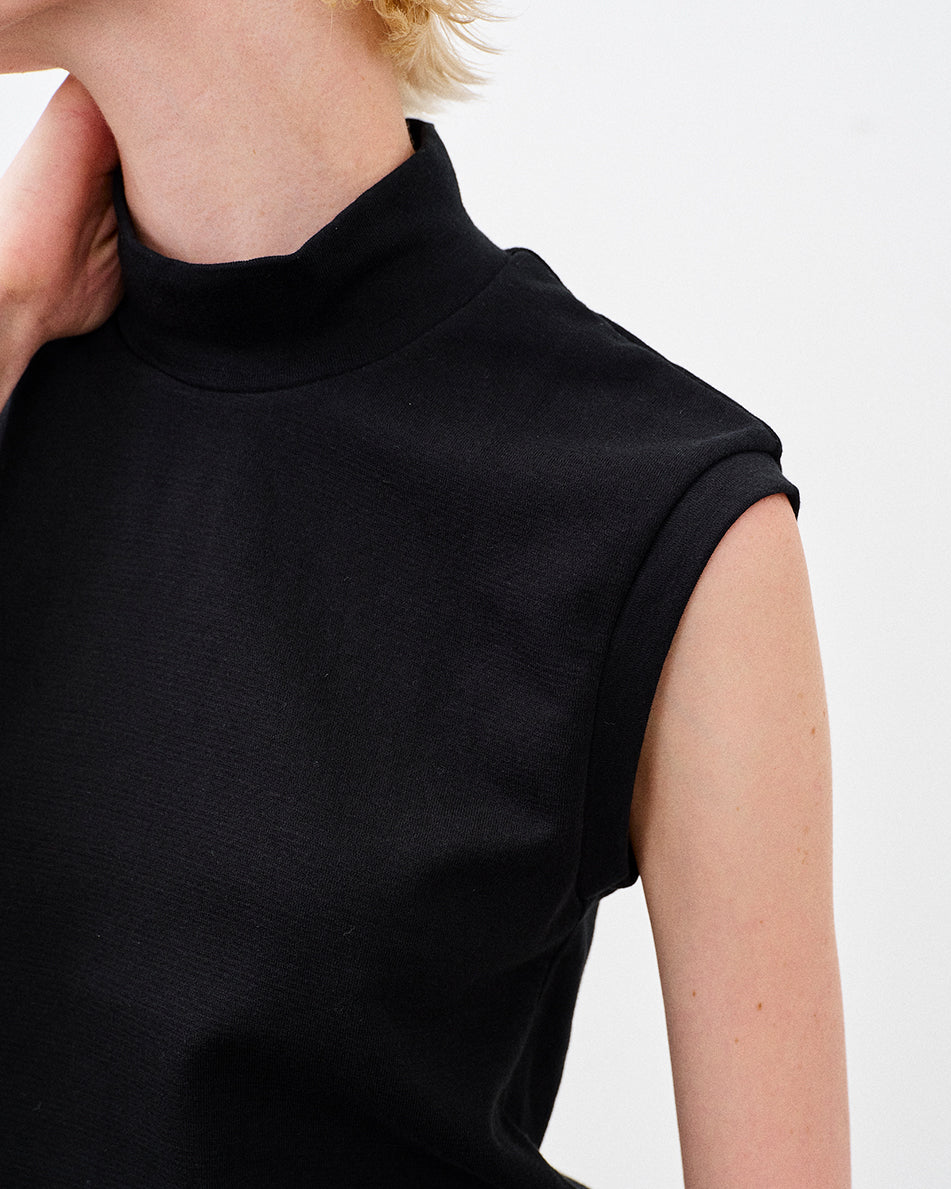 MOCK NECK TEE SLEEVELESS